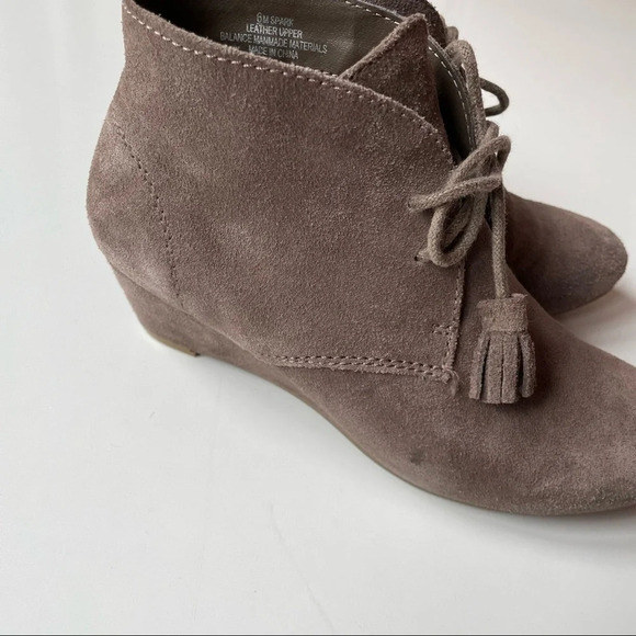 CROWN VINTAGE Spark Wedge Suede Lace-Up Women’s Ankle Chic Rustic Bootie Shoes - Picture 3 of 14